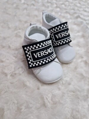 Zapatos de ballet Versace bebé de cuero blanco Reino Unido 1 UE 17  Foto 1 de 4
