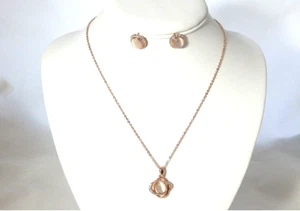 ROSE GOLD PLATED PENDANT, PINK CAT'S EYE EMBELLISHED WITH CLEAR CRYSTALS SET - Picture 1 of 8
