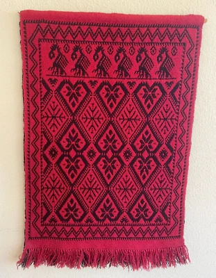 TAPIZ NORUEGO tejido rojo y negro 21 x 14 Dbl colgante de pared escandinavo Foto 1 de 4