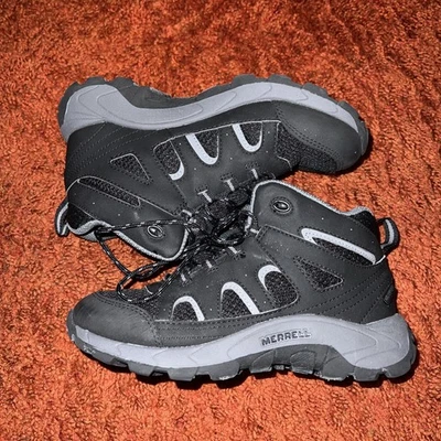 Bota de Senderismo Merrell Oakcreek Mid Lace Impermeable para Niños - Talla 2M Negra + Gris Foto 1 de 4