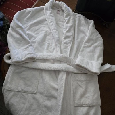 Bata larga vintage Brooks Brothers talla M blanca de tela de felpa de algodón Foto 1 de 4