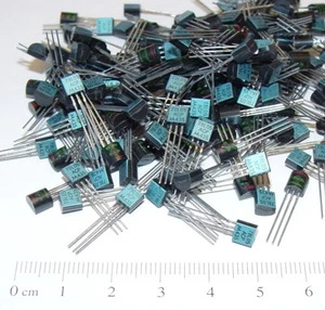 50 pcs Genuine Motorola MC78L05ACP 100mA 5 Volt Positive Voltage Regulator 5V - Picture 1 of 1