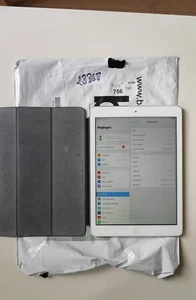 Apple IPad Air + Protection en parfait état + Ecouteur Bluetooth prix négociable - Imagen 1 de 6