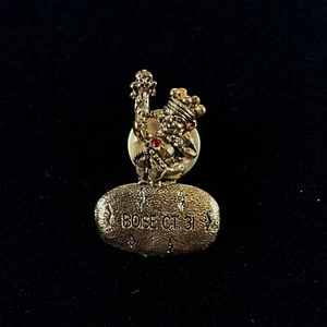 Prendedor de solapa Royal Order of Jesters Court 31 Boise Idaho piedra roja Billiken ROJ - Imagen 1 de 4