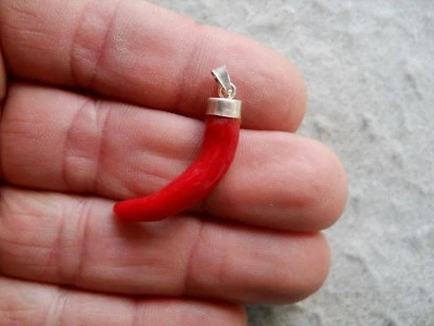  AMULETO  CORNO  PORTAFORTUNA  IN CORALLO ROSSO DELLA SARDEGNA  con argento 925 - Immagine 1 di 4