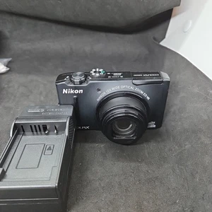 CÁMARA DIGITAL NIKON COOLPIX S8100 Negra 12.1MP Full HD Funcionando - Con Cargador - Imagen 1 de 7