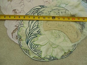 10 Large Appliques or Doilies & Friends Forever Applique, SN22 - Picture 1 of 7