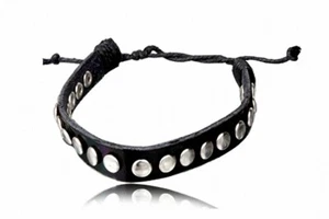 Pulsera de cuero y remaches hecho a mano ajustable OFERTA Ref. P44 AM.R - Imagen 1 de 1