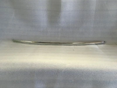 Оригинальный центральный молдинг для заднего бампера 2015 2016 2017 Volkswagen Touareg - Изображение 1 из 4