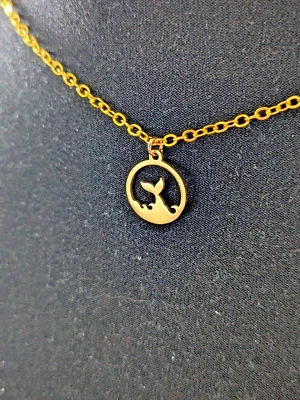 Halskette "Wal Flosse" Meerjungfrau. Gold Kette. Geschenk Freundin Süß. Trend - Bild 1 von 2