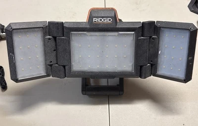 RIDGID GEN5X 18V Hybrid Folding Panel Light R8694221 - Used - Image 1 of 4