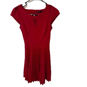 Karen Millen rotes wunderschönes Weihnachts Party Kleid Plissee Größe 2 - Bild 1 von 4