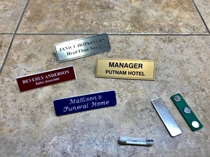 NAME BADGE ENGRAVED TAG PERSONALIZED MAGNET OR PIN IDENTIFICATION EMPLOYEE - Picture 1 of 3