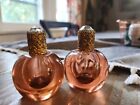 Paire vintage bouteille rose ambre briquet parfum en verre 