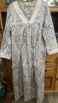 CAMISÓN OSCAR de la RENTA-LARGO-LARGO CON MANGAS LARGAS RIBETE SATINADO-EX.COND. Foto 1 de 4