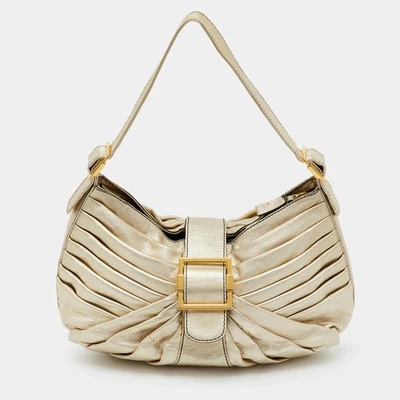 Bolso de Hombro Valentino Garavani Plisado Cuero Dorado Metálico Foto 1 de 4