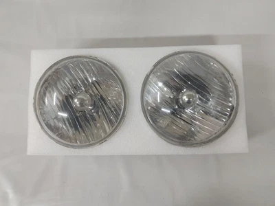 2009-16 Jeep Wrangler Sahara Front RH and LH Headlight Lamp Pair - Image 1 of 4