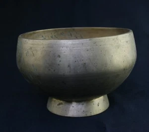 Antiguo cuenco de sonido NAGA terapia planeta Pluto Pholus muestra de audición 859 gr M80-383-KK - Imagen 1 de 1