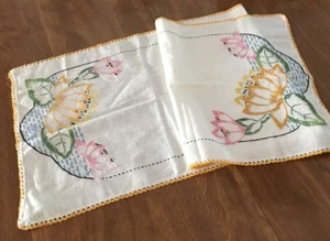 ANTIQUE TABLE RUNNER HAND EMB WATER LILLY~ART DECO 1920-1930's~ 37 x 13 1/2" - Picture 1 of 6