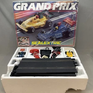 Juego en caja Scalextric Grand Prix Race años 80 - Un coche necesita reparación - Imagen 1 de 18