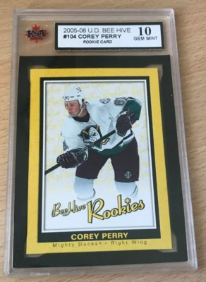 COREY PERRY RC KSA 10 UD BEE HIVE ROOKIE 2005 OILERS - Image 1 of 2