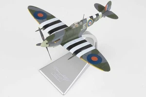 AA29101 Corgi Spitfire Mk IX 1/72 Model MK329 RAF No.127 (Canadian) Wing - Picture 1 of 2