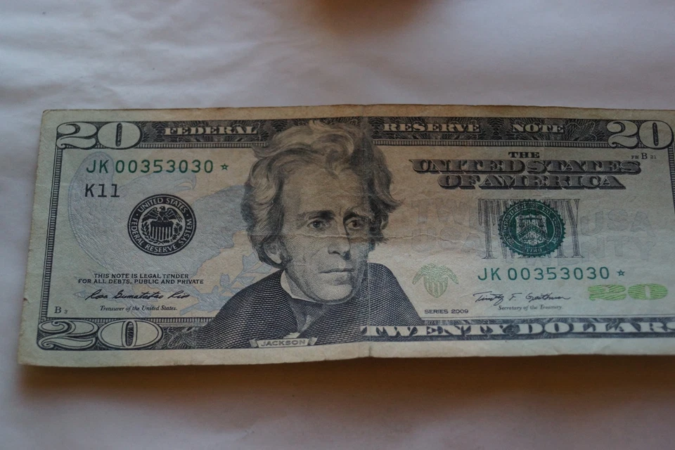 Star Notes. $20 Bills. Lot of 6 - Image 1 of 4