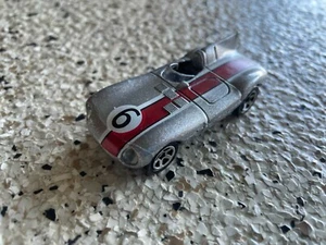 Jaguar D-Type #6 Sports Car Silver Hot Wheels 1997 1:64 scale - Picture 1 of 5