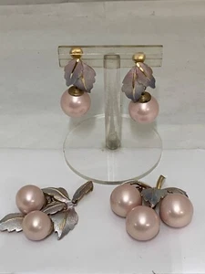 Lisa Jewelry Set Earrings Brooch Pendant Satin Enamel Leaf Pink Dangles VGC - Picture 1 of 10