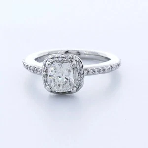 Anello di fidanzamento pietra laterale oro 14 carati aureola 1,67 CT cuscino diamante coltivato in laboratorio G VS2 - Foto 1 di 5