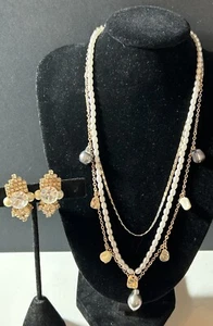 Vintage Gold Tone And Faux Pearl 3 Strand Charm Necklace And Clip On Earrings 18 - Picture 1 of 13