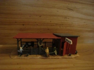 Cintage 1958 Revell Corral, Canopy And Cow HO Scale - Picture 1 of 10