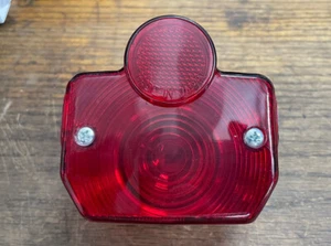 Yamaha 1969-70 vintage luz trasera 12 voltios - Imagen 1 de 6