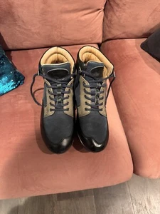 John Fluevog GRIND Run Wild Herren 8 Wanderstiefel Navy Sportlich Schnürstiefel - Bild 1 von 6