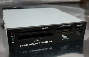 3.5" Media Card Reader / Writer USB2.0 XD/SMC SD/MMC/RS-MMC MS/MS PRO/PRO DUO - Foto 1 di 2