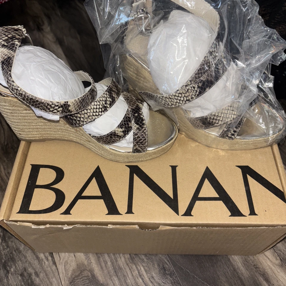 Sandalia de cuña alpargata de cuero Banana Republic para mujer 81/2 hebilla con estampado de serpiente Foto 1 de 4