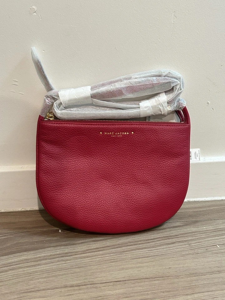Bolsa tiracolo Marc Jacobs vermelha/cranberry com alça nova em folha com etiquetas - Imagem 1 de 4