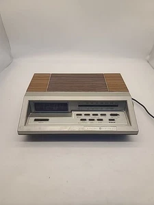 Vintage GE Digital Alarm Clock Wood Grain 7-4672A Radio AM/FM Tested/Works - Picture 1 of 5