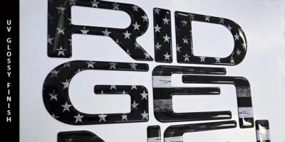 Puerta trasera letras elevadas se adapta a HONDA RIDGELINE 2024 2025 BANDERA NEGRA RÚSTICA BRILLANTE Foto 1 de 2