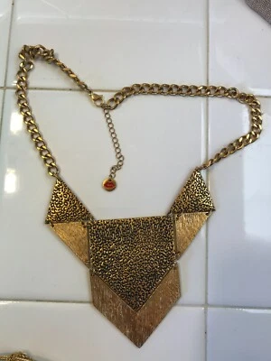 Collar con babero con textura de guepardo dorado y negro estilo Sigal HSN Foto 1 de 4