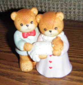 1985 MAMA,PAPA & BABY BEARS FIGURINE Lucy & Me Lucy Riggs Figure Enesco gold tag - Picture 1 of 1