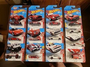 Lote de 13 autos Hot Wheels Red Edition 2017 2015 Kool Kombi T2 Acura Chevy súper raro - Imagen 1 de 7