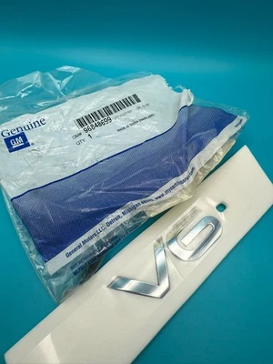 Insignia emblema trasero logotipo puerta levadiza 96848699 fabricante de equipos originales Saturn VUE XR V6 2008-2010 Foto 1 de 4