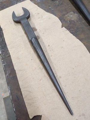 Klein Tools 3213-H 1 7/16" Spud Wrench Foto 1 de 4