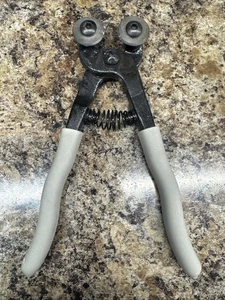 Tile Nippers - used - great for Glass or Ceramic Tiles - Picture 1 of 7