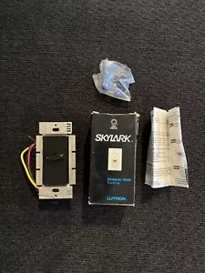 Interruptor de control de ventilador negro Lutron Skylark SFS-5E-BL - Imagen 1 de 6