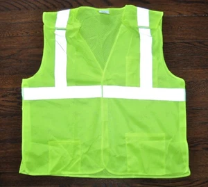 T-SHIRT XL XLARGE SAFETY VEST TRAFFIC CLASS 2 LEVEL 2 HIGHWAY EQUIPMENT costume - Picture 1 of 2