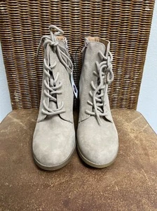 Women's Cailey Heeled Lace-Up Fashion Bootie Universal Thread Taupe Size 11 - Picture 1 of 17