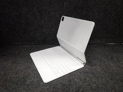 APPLE MJQL3LL/A iPad Magic клавиатуры для iPad Pro 12,9» (3RD, 4-го и 5-го поколения) - Изображение 1 из 4