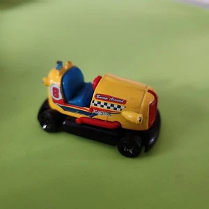 Hot Wheels #166 Race Series Bump Around Bumper Car Yellow Variant - Picture 1 of 6